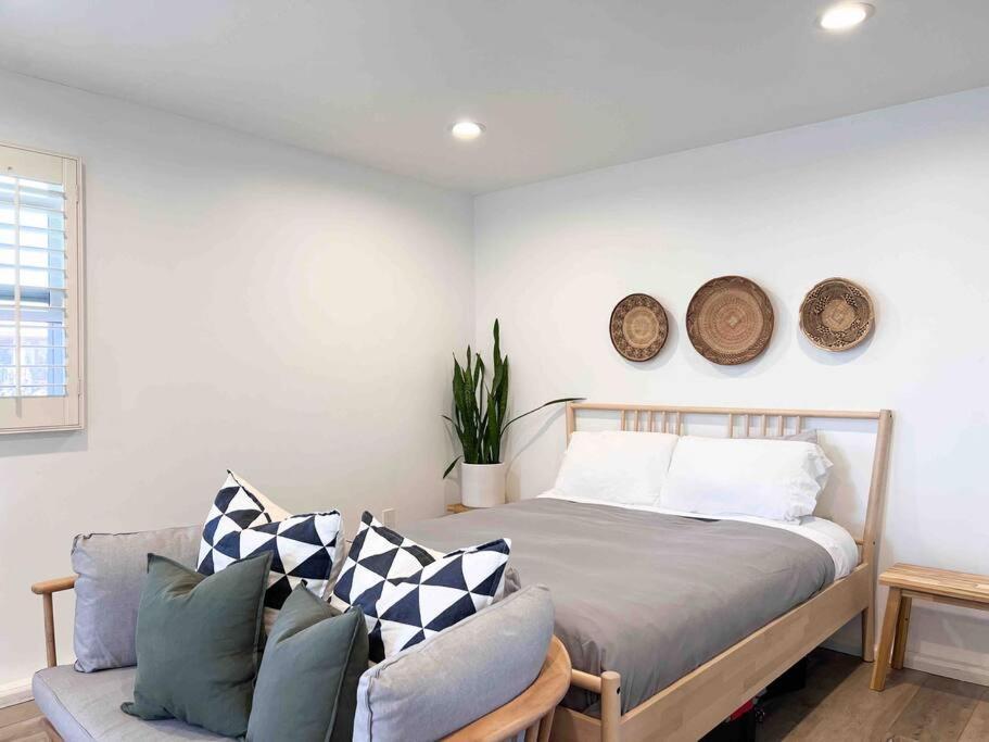 The Cozy Oasis - A Renovated And Modern Studio Near Lax + Sofi + Beaches + Freeway Лондейл Екстер'єр фото